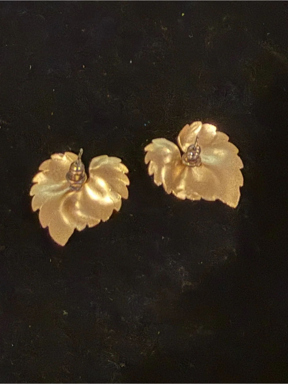 Vintage Gold Leaf Pendant Necklace with Matching Leaf Studs